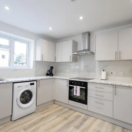 Stylist 2Bd Flat Watford Central Exterior photo